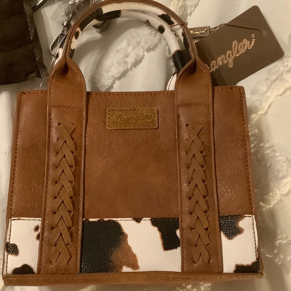Wrangler Tan and White Mini Bag - Picture 2 of 10